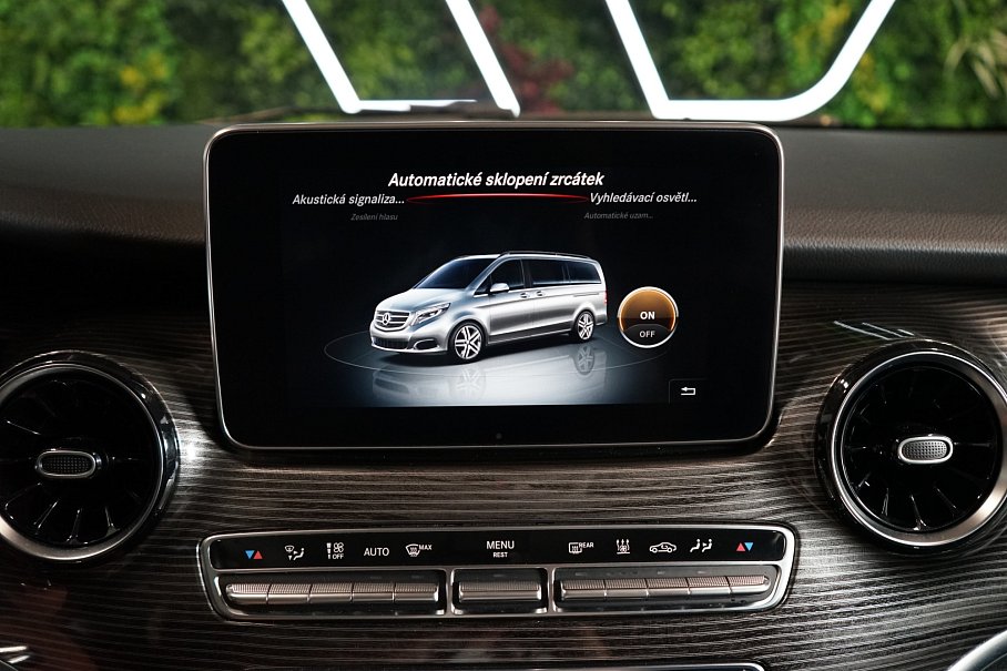 Mercedes-Benz Třída v 300d 4Matic