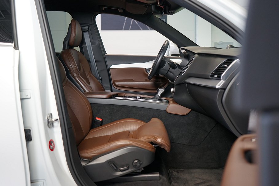 Volvo XC90 D5