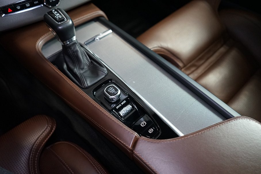 Volvo XC90 D5