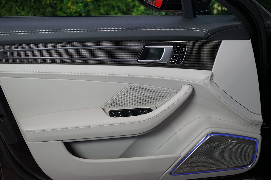 Porsche Panamera Sport Turismo Turbo S e-Hybrid