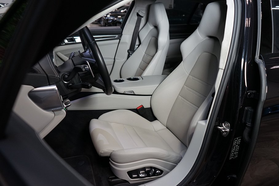 Porsche Panamera Sport Turismo Turbo S e-Hybrid
