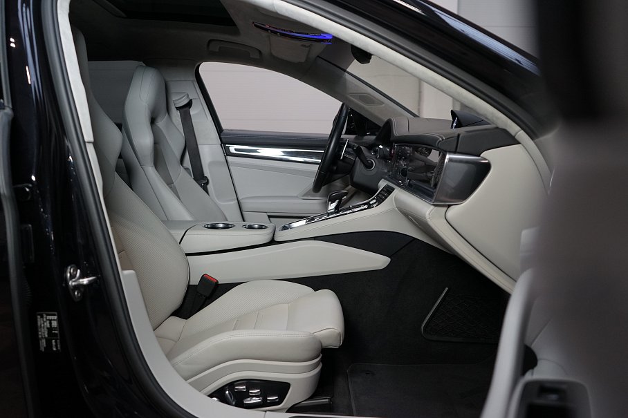 Porsche Panamera Sport Turismo Turbo S e-Hybrid