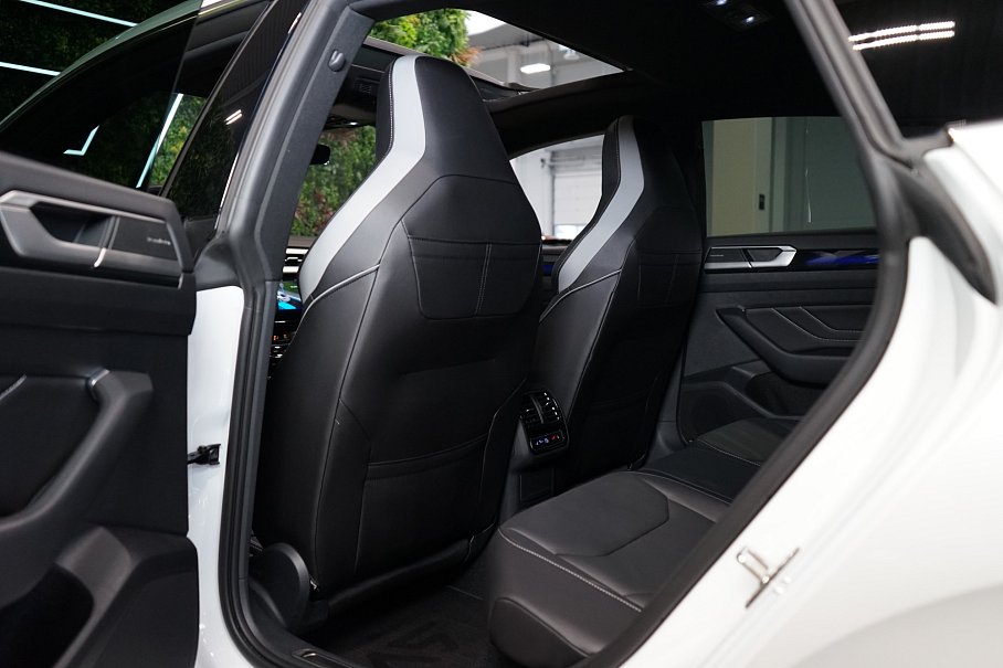 Volkswagen Arteon 2.0 TSI R-Line