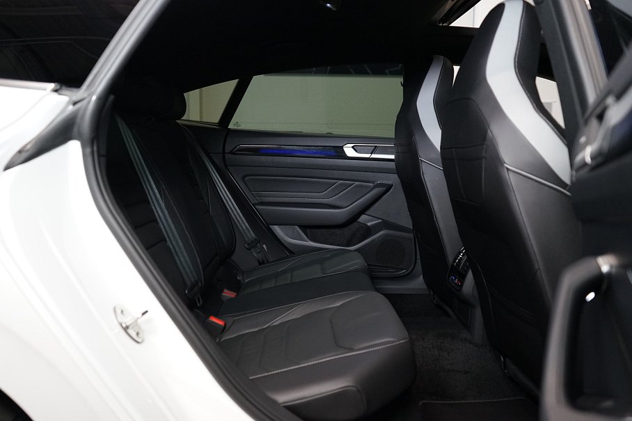 Volkswagen Arteon 2.0 TSI R-Line