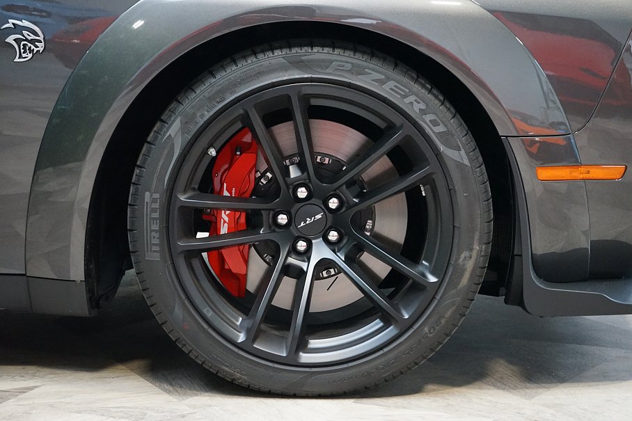 Dodge Challenger SRT HELLCAT