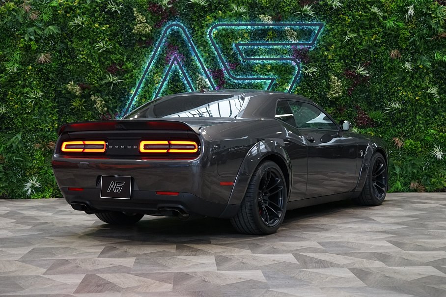Dodge Challenger SRT HELLCAT