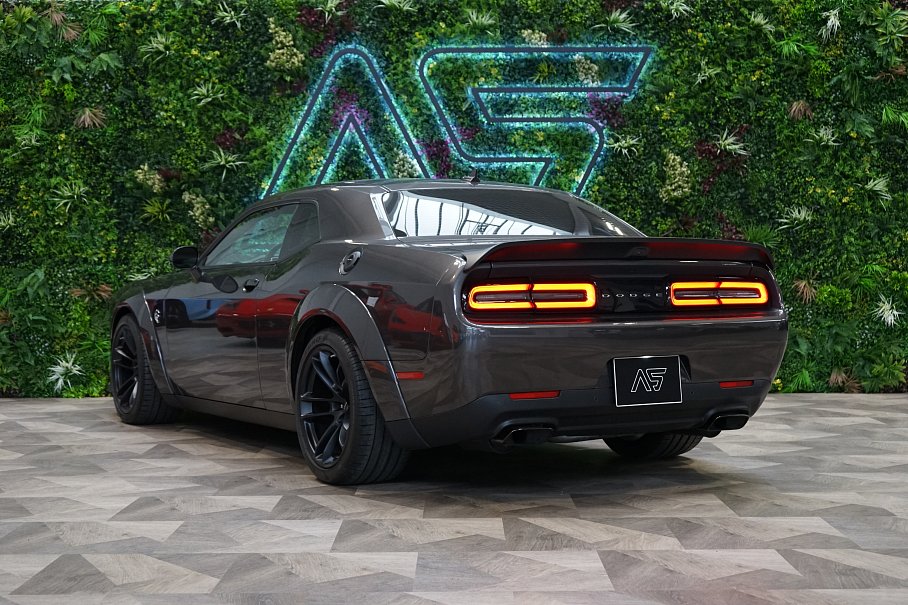Dodge Challenger SRT HELLCAT