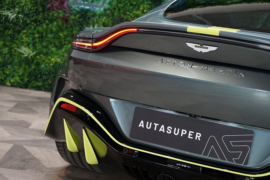 Aston Martin V12 Vantage Coupe