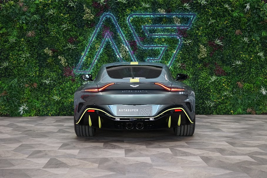 Aston Martin V12 Vantage Coupe