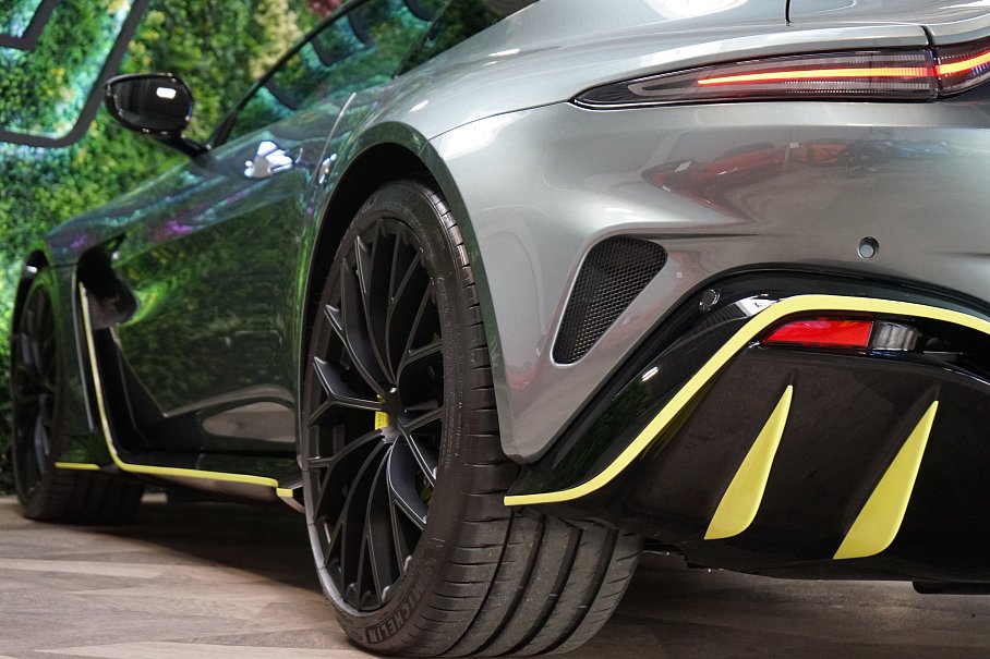 Aston Martin V12 Vantage Coupe
