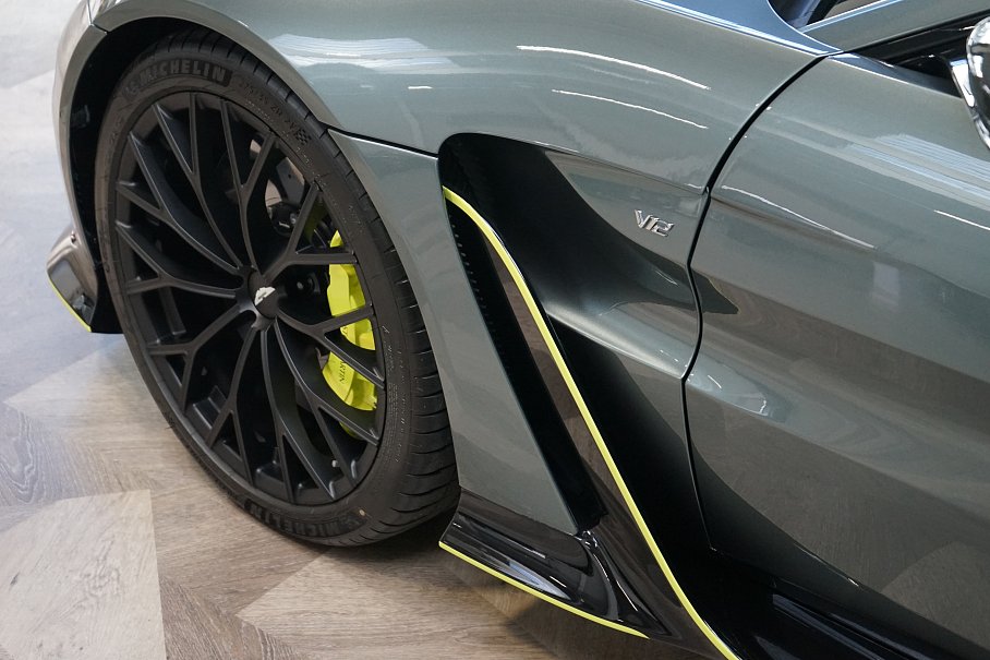 Aston Martin V12 Vantage Coupe