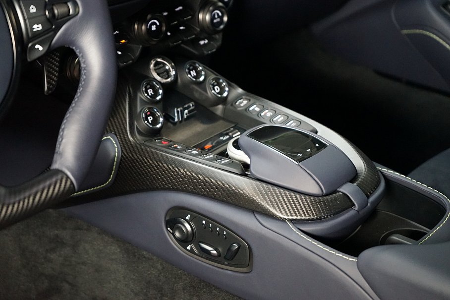 Aston Martin V12 Vantage Coupe