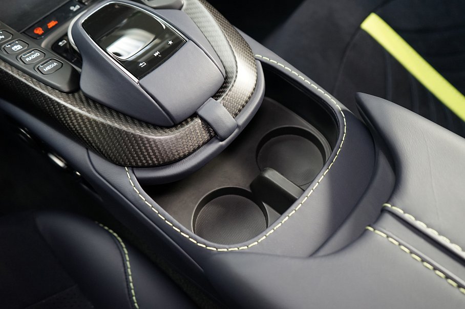 Aston Martin V12 Vantage Coupe