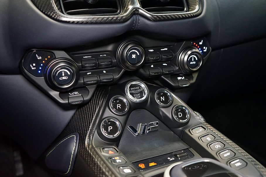 Aston Martin V12 Vantage Coupe