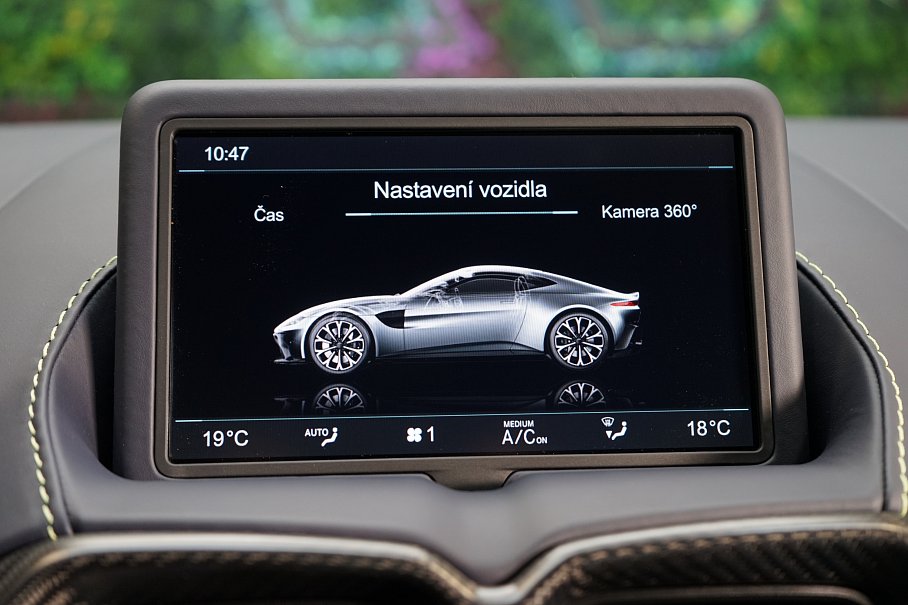 Aston Martin V12 Vantage Coupe