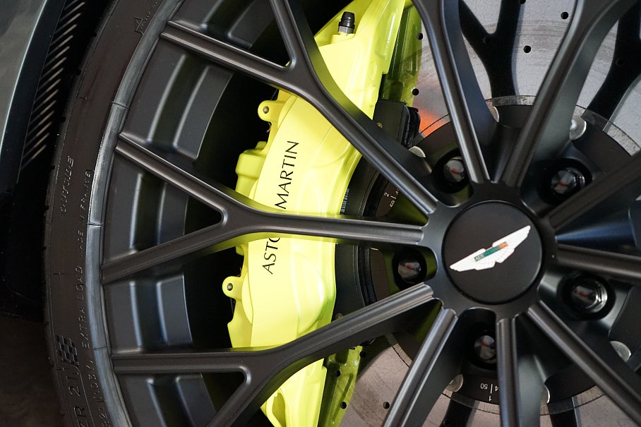 Aston Martin V12 Vantage Coupe