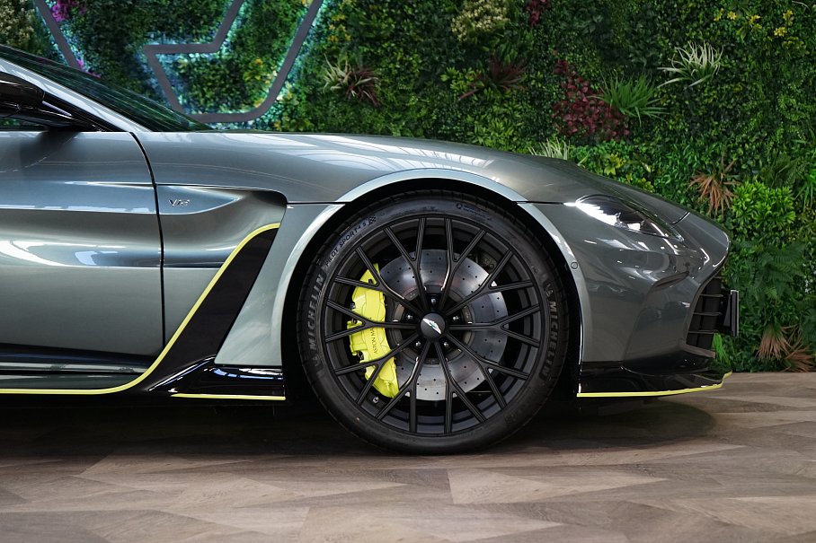 Aston Martin V12 Vantage Coupe