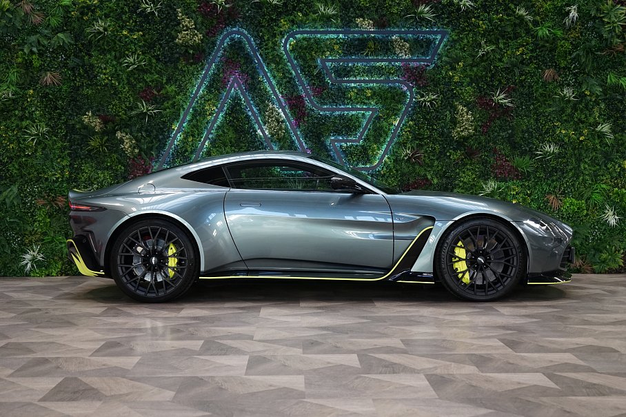 Aston Martin V12 Vantage Coupe