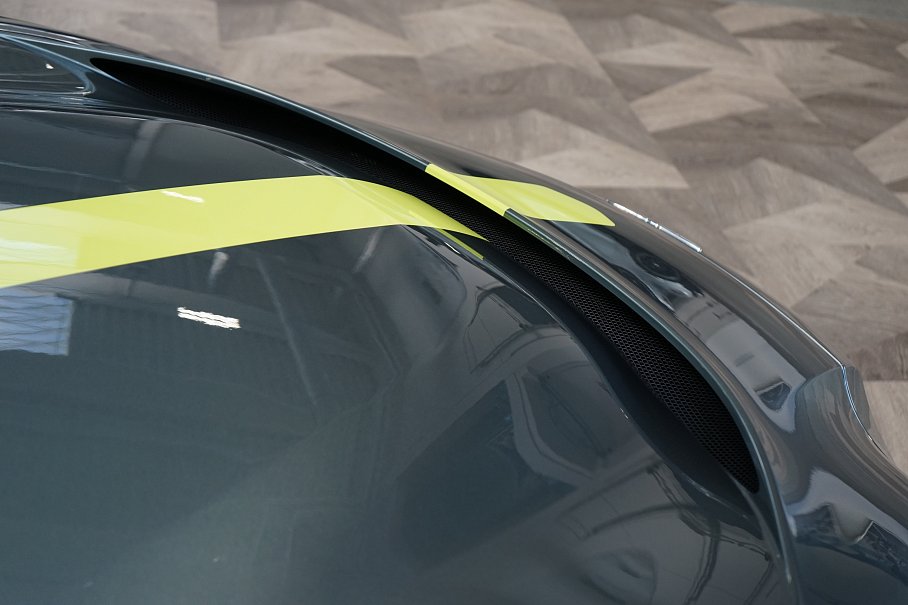 Aston Martin V12 Vantage Coupe