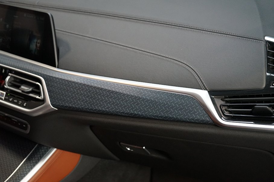 BMW X5 M50i