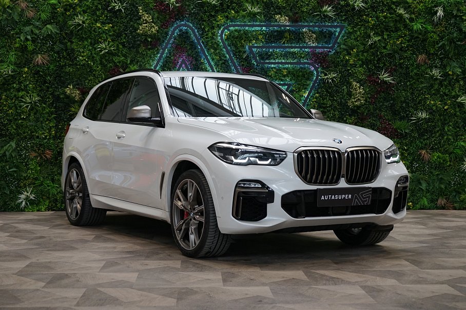 BMW X5 M50i