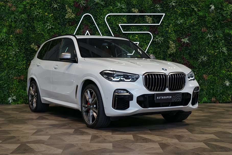 BMW X5 M50i