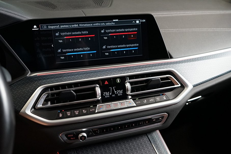 BMW X5 M50i