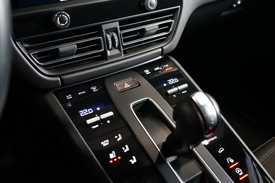 Porsche Macan S