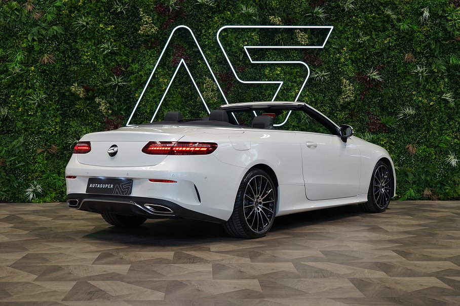 Mercedes-Benz Třída E 300 Cabriolet