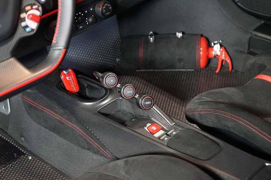 Ferrari 488 Pista