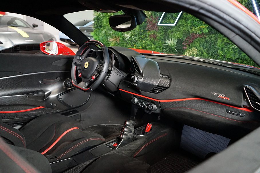 Ferrari 488 Pista