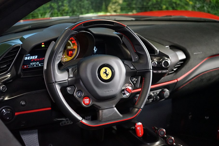Ferrari 488 Pista