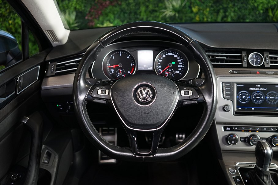 Volkswagen Passat 2.0 TDI Alltrack 4Motion