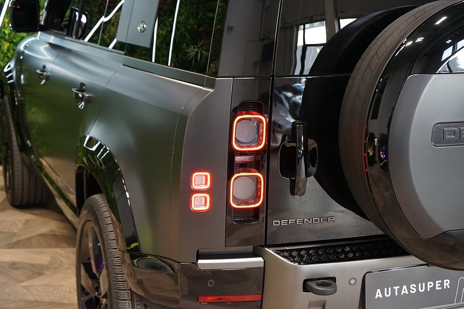 Land Rover Defender P525 110
