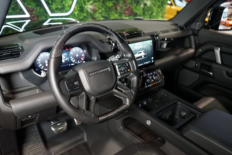 Land Rover Defender P525 110