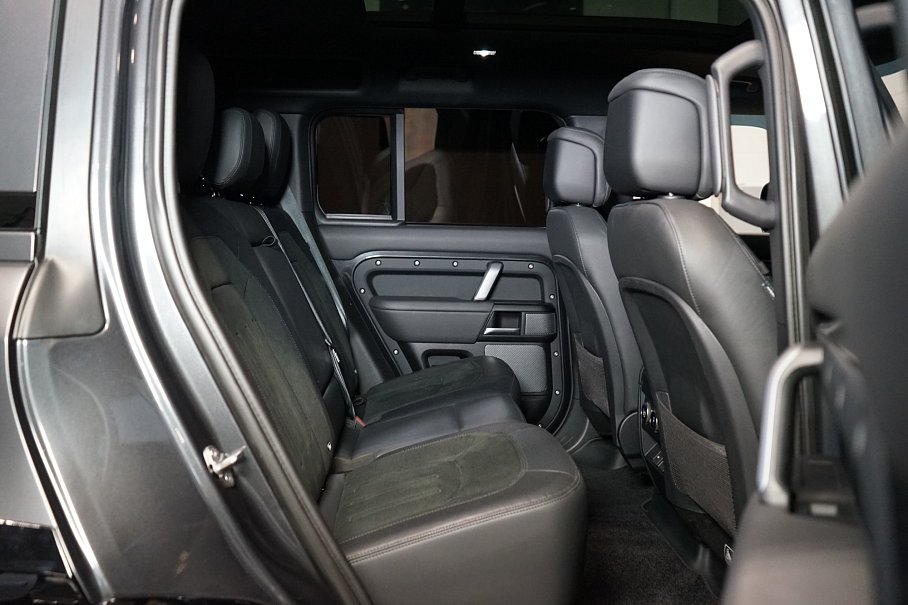 Land Rover Defender P525 110