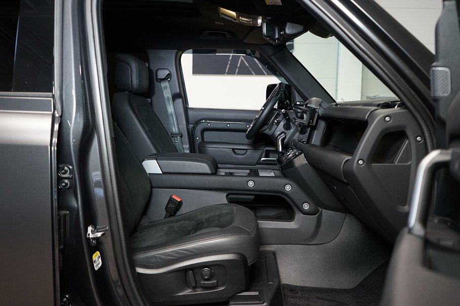 Land Rover Defender P525 110