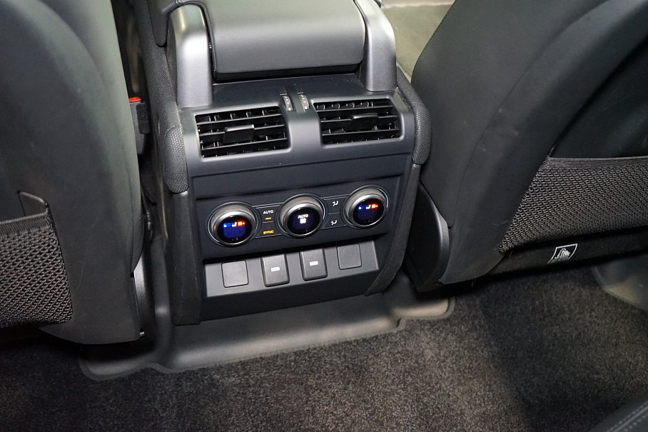 Land Rover Defender P525 110