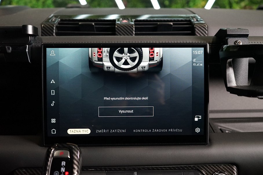 Land Rover Defender P525 110