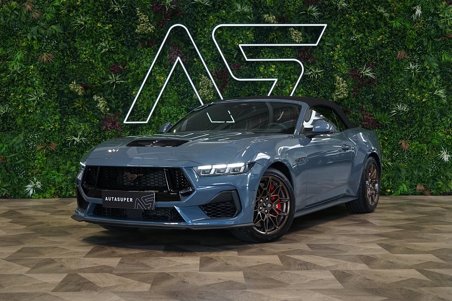 Ford Mustang V8 Convertible