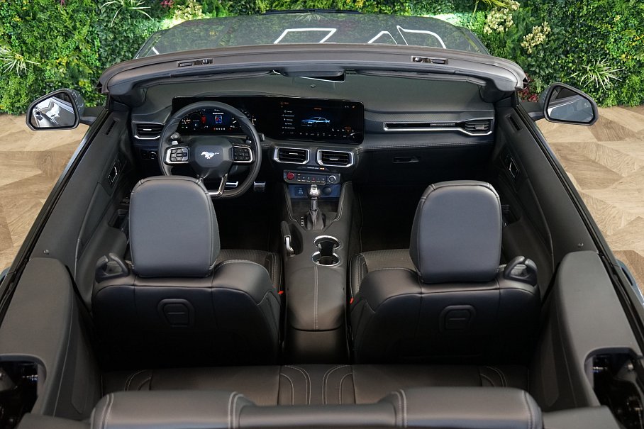 Ford Mustang V8 Convertible