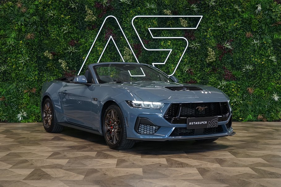 Ford Mustang V8 Convertible