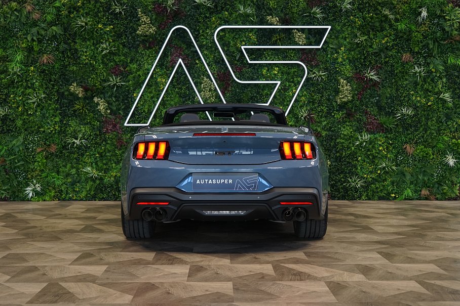 Ford Mustang V8 Convertible