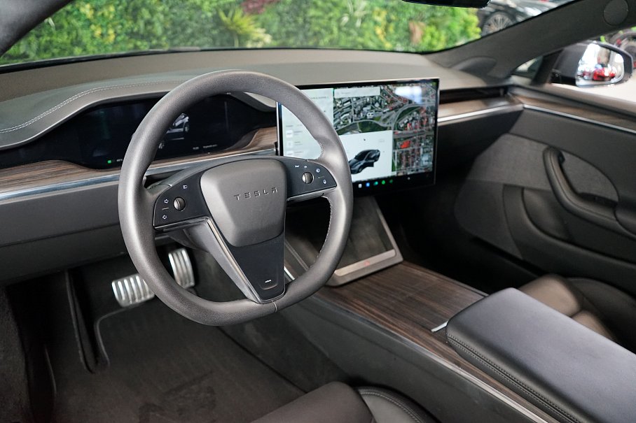 Tesla Model S 