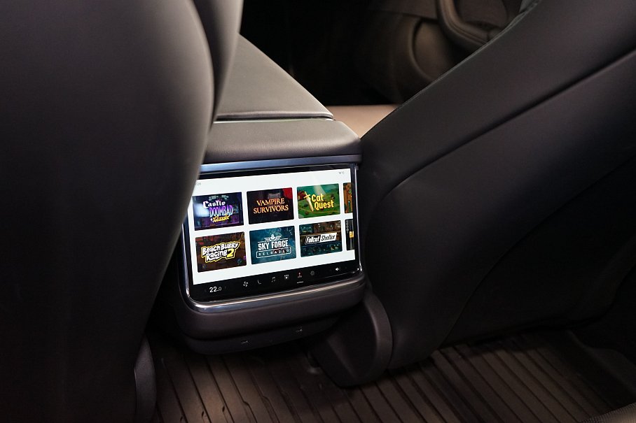 Tesla Model S 