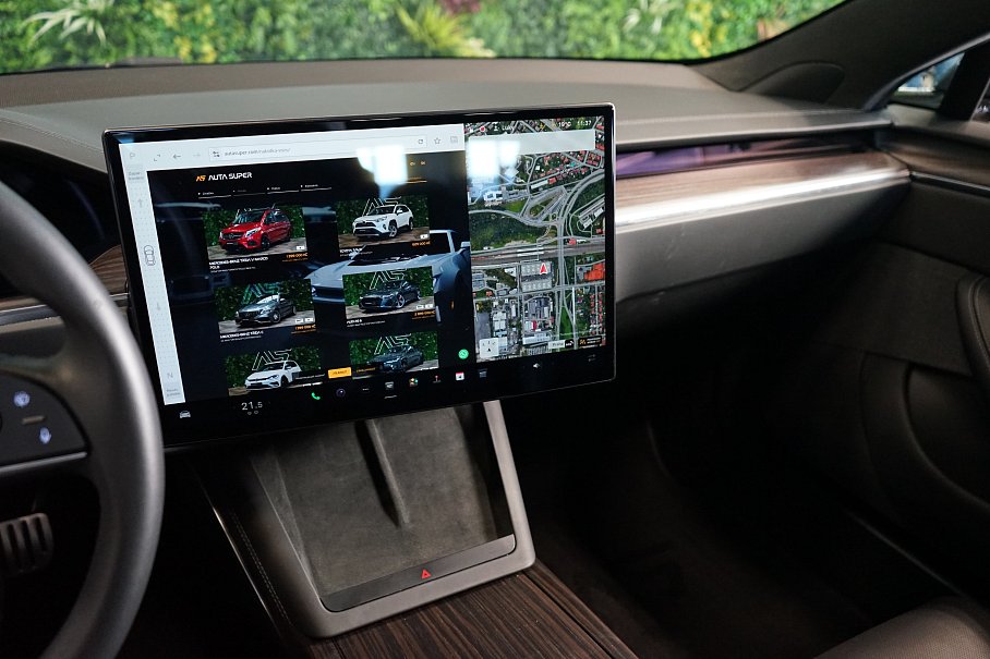 Tesla Model S 