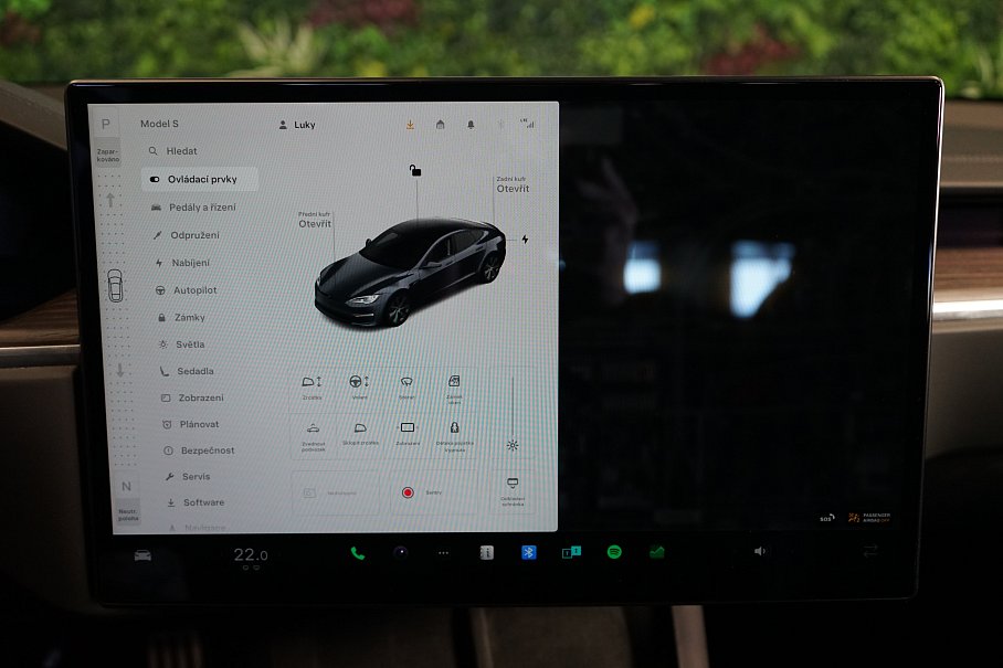 Tesla Model S 