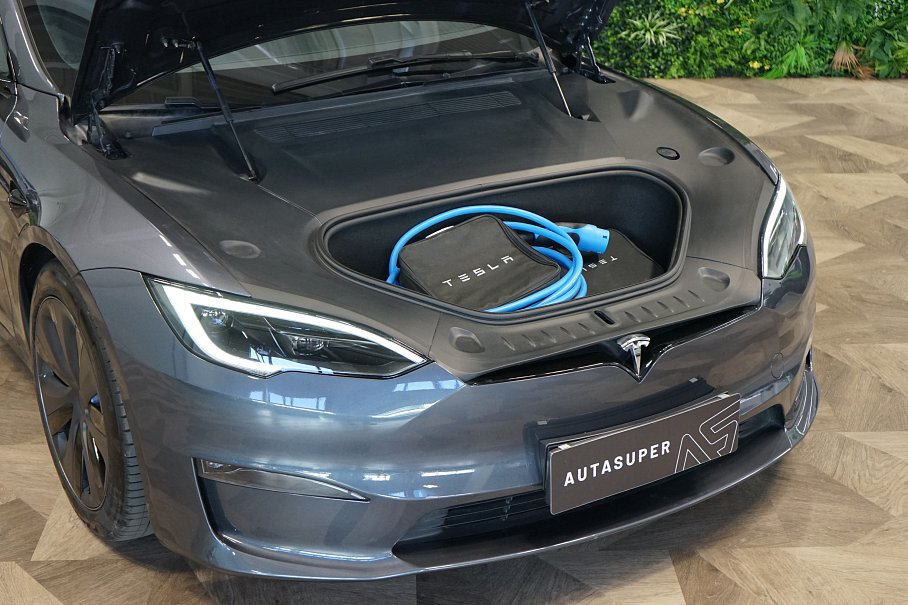 Tesla Model S 