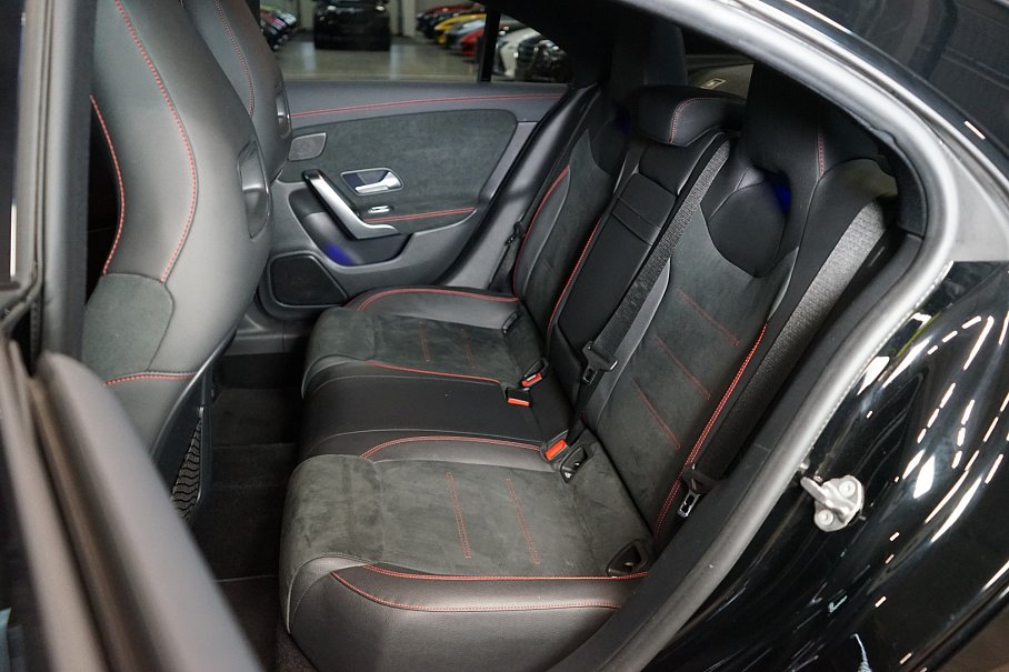 Mercedes-Benz CLA 180