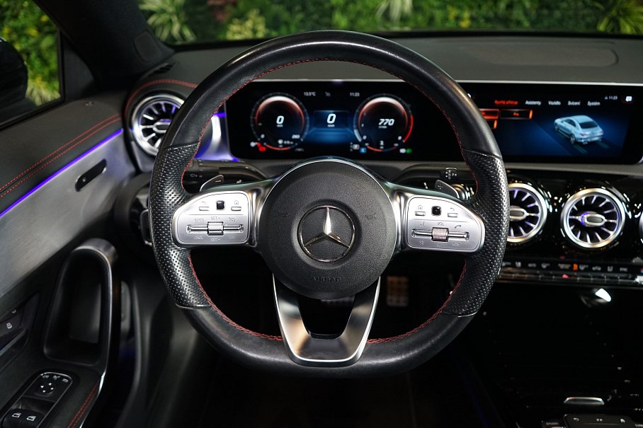 Mercedes-Benz CLA 180